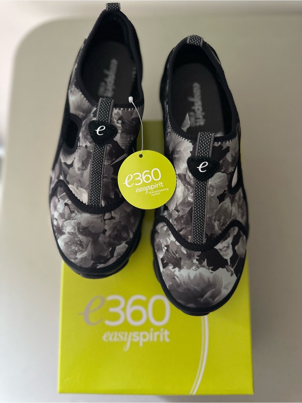 NIB Easy Spirit e360 ESRAYFIELD Grey Flat Shoes 7